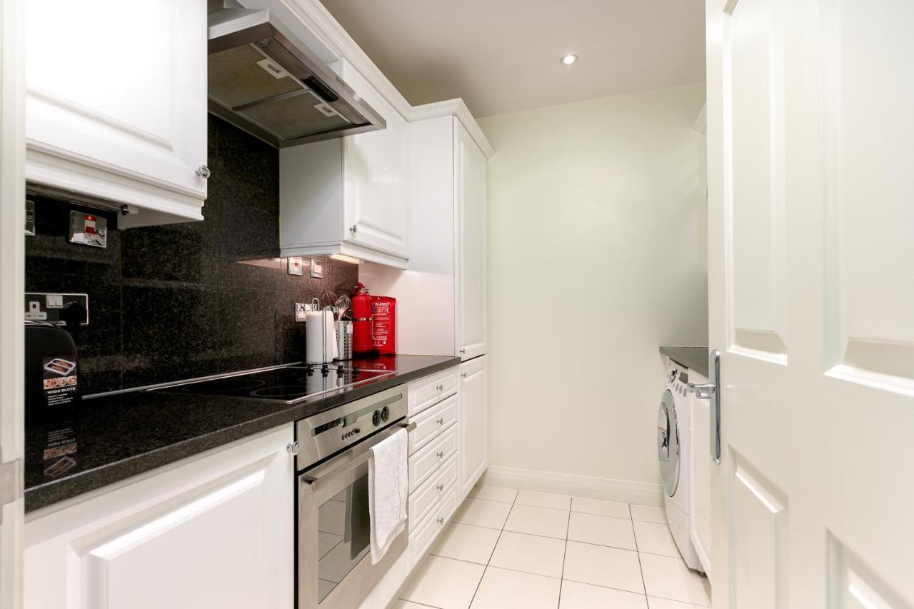 Point West Apartments London Eksteriør bilde