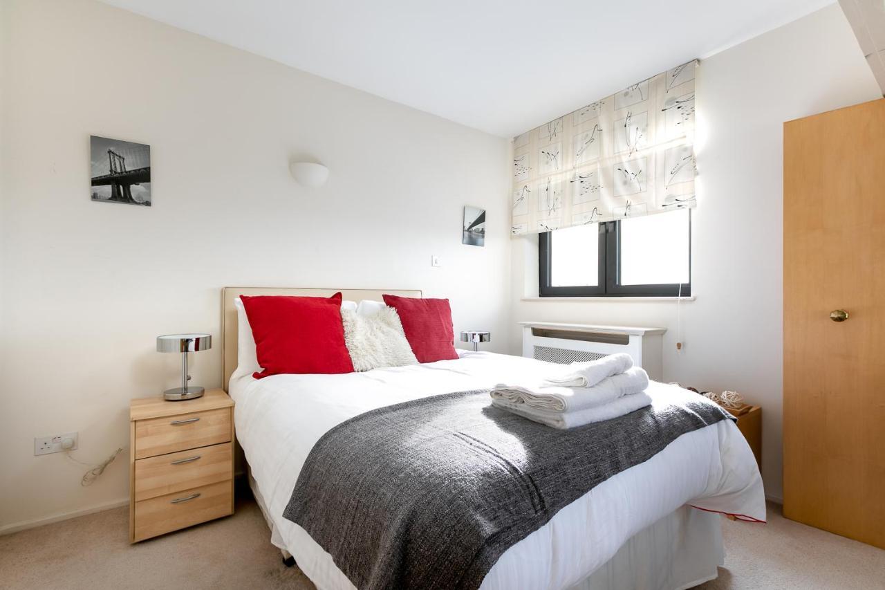 Point West Apartments London Eksteriør bilde