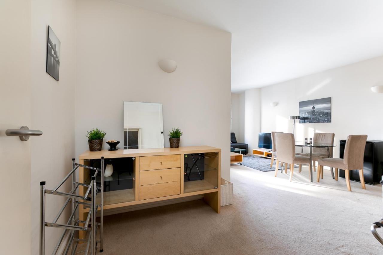 Point West Apartments London Eksteriør bilde