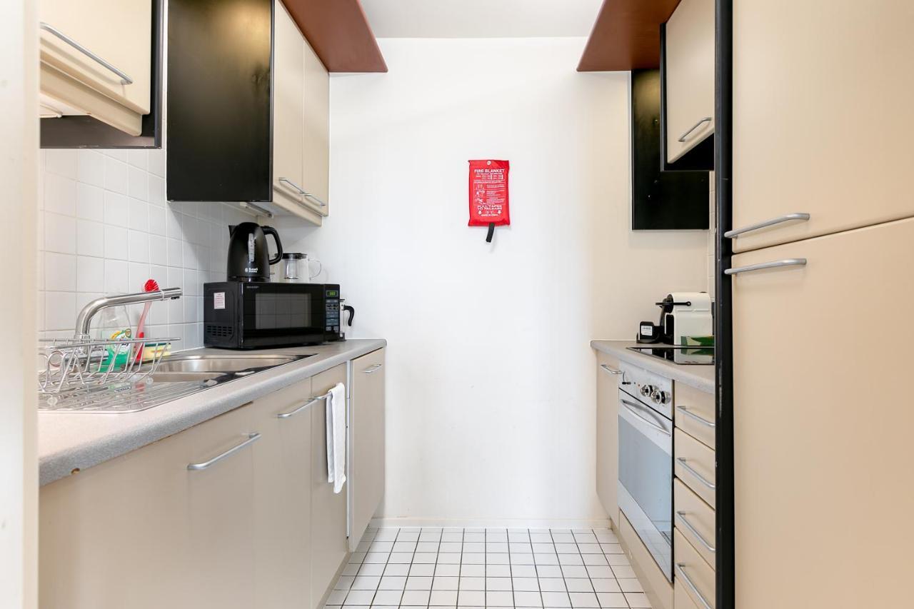 Point West Apartments London Eksteriør bilde